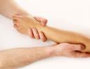 Léčba ruční lymfhostázy Ruční masáž pro ruční lymfedém